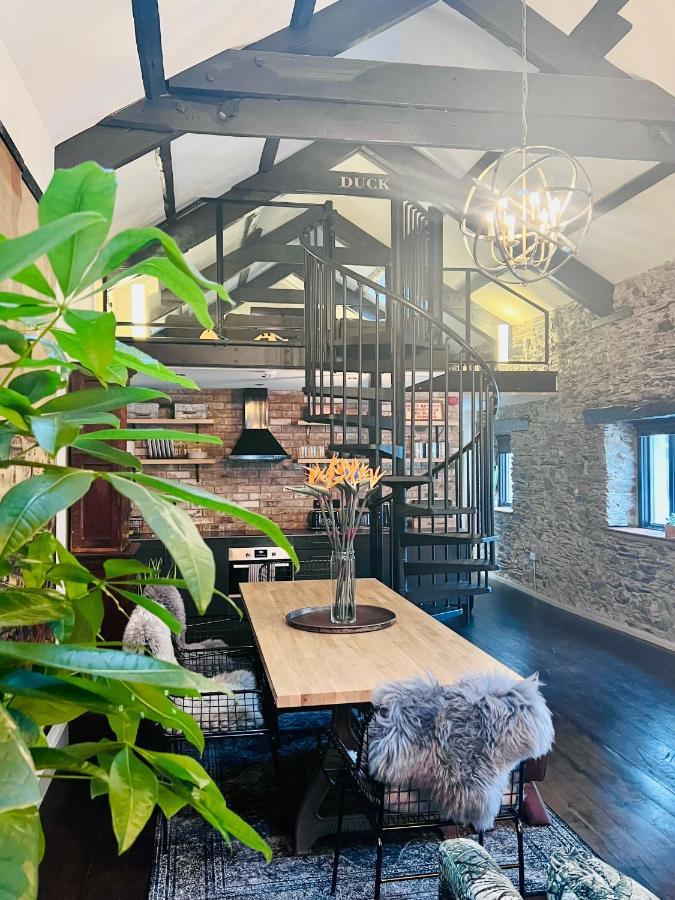 Loft 11 Stunning Luxury Nyc Loft Style Interior Designed 2Bd Apartment Excellent City Centre Location Mezzanine Cinema Room Designer Furniture Amazing Space Douglas Exterior foto